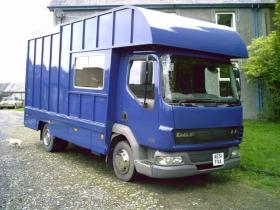 Leyland-DAF-45-130-plate-3-horse-Horsebox-2001