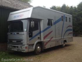 3 HORSE & DAY LIVING 