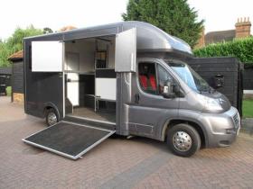 Horsebox-Fiat-Ducato-35t-Alexanders-2012